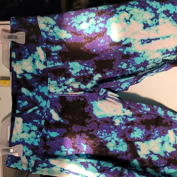 Calvin Klein performance large capris - Picture 2 of 3